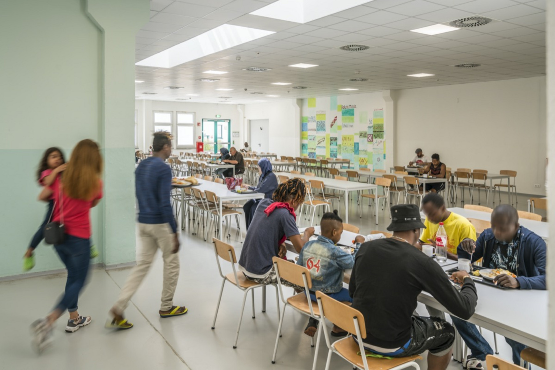 Aufnahme in der Mensa einer Erstaufnahmeeinrichtung